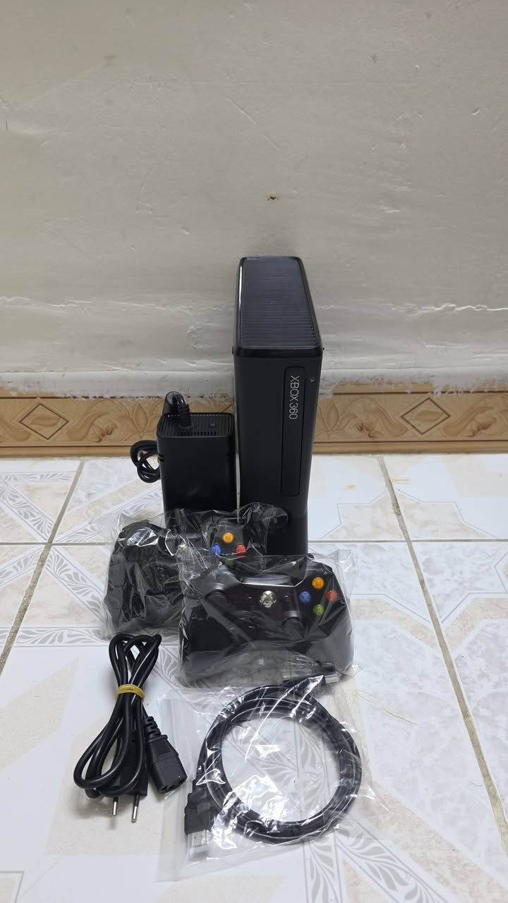 اكس بوكس 360 مهكر حيل حيل نظيف بعده جديد يحتوي على 90 لعبة قويه ويحتوي على pes 2024 شغاله ميه بالميه ويحتوي على 2جوستك وغراضه كله بلادي شرط الفحص السعر 130وبي مجال للطيبين توصيل جميع المحافظات متوفر ***********
