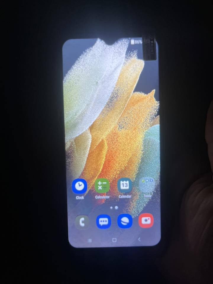 ذاكرة 512 قيم بيش يفيدك اخد  متوازي على البيعة الله يشهد
اخوان هذا الجهاز ماعرف اسمه   الجهاز جديد  اول تشغيلة  غراضه كلها كاملة شاحنه وسماعات وكلشي الة ذاكرته 512
اتصال فقط 
***********
