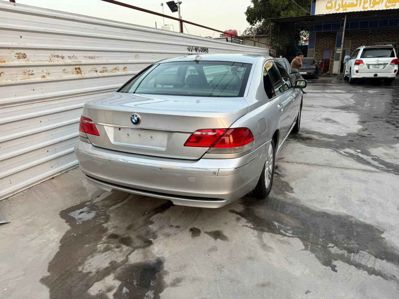 السلام عليكم بي ام مديل 2002 السيارة مصبوغة عام السيارة فول 1/1 فتحة تدفأة تبريد كشنات جاهزة ما ناقصه شي 

السعر 120$ وبيها مجال

رقم راعي السيارة  ***********
