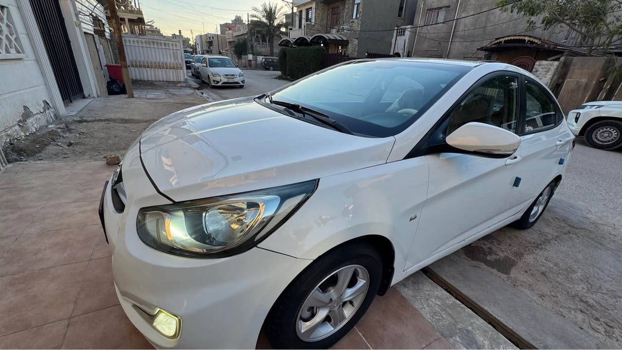 هونداي اكسنت 2011 خليجي 

ماشية 143.000 km
محرك 1600cc دوش
كير At

منضومة غاز 

منضومة زنون 

سستم صوت 

شاشة كار بلي + كامرا دوارة

سلايد طكتين

داخل لونين

اشاير بلمري

تحكم ستيرن جهتين 

5 تجاوي منفصلة

5ويل كب 

بيها صبغ قطعتين + دوسات + بارد ع كد شبر بلجاملغ الامامي

مكاني بغداد الدورة 

للاتصال *********** Colombo, Sri Lanka
