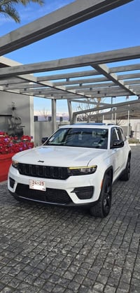 كراند شيروكي بلاك توب • ٢٠٢٣ • ماشية ١٢ الف