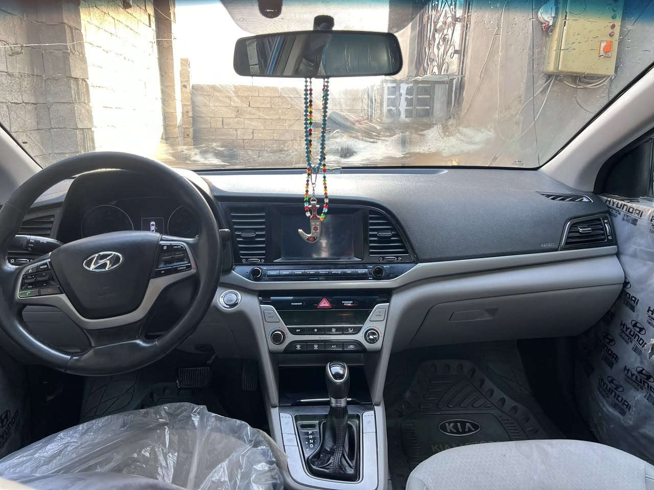 السلام عليكم
النترا 2017 وارد امريكي لون جويتي للبيع رقم اربيل  وكالة او تحويل محرك 2000 دوش حادث جاملغ وبنيد 

كير محرك تبريد مكفولات وباتري وتخم تاير كل جديد

موصفاتها 

انظمة قيادة eco - normal - sport 

تحكـمات ستـيرن كاملة 

بصمة + بصمة ابواب

كشـانة تبريد تدفـئة

كير ATM المرغوب 

كامرة خلفية دوارة 

شاشة بلادية

مثبت سرعة 

رادار جانبي 

مانع انزلاق 

نظام abs 
صوره السونار موجوده 

العنوان الصويره /سيطره لج
***********
***********
