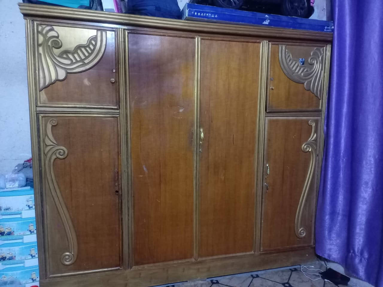 سلام عليكم غراض البيع كلمن و سعر ه ***********
