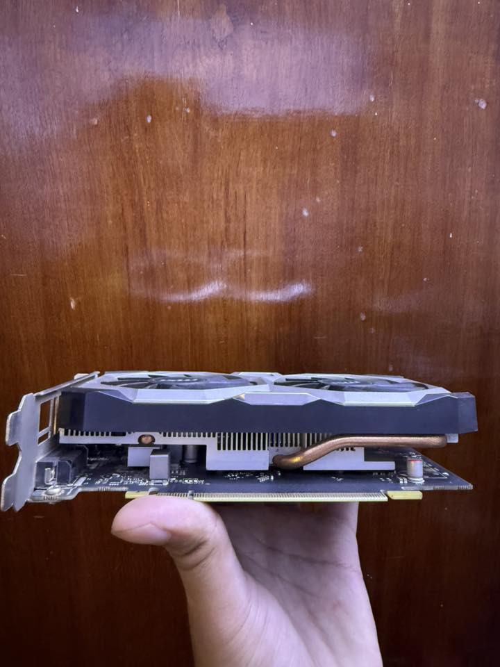 كارت شاشة GeForce GTX 1650 SUPER
مستخدم لمدة شهرين فقط استخدام خفيفة 
حالة الكارت ممتازة اخو الجديد
السعر ١٥٠ الف 
للتواصل اتصل على الرقم 
***********
