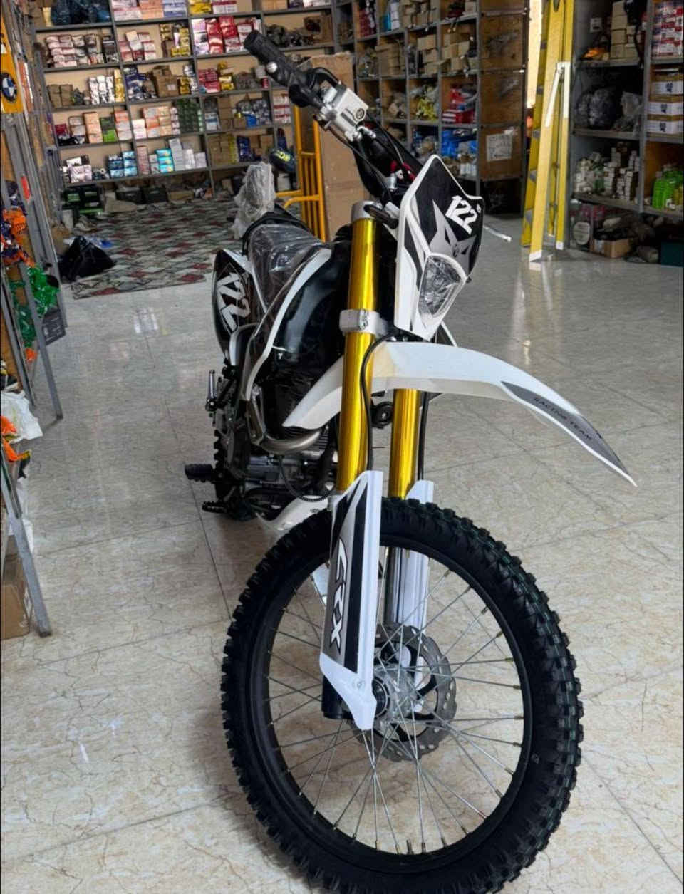 سلام عليكم دراجه قفاز CRX محرك 300 دراجه جديده ماشيه 860 
سعر الدراجه 1780 مكان الدراجه بغداد البلديات رقم ***********
