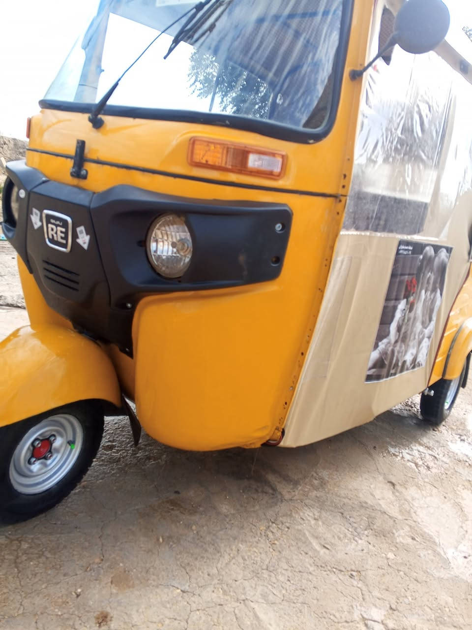 السلام عليكم تكتك للبيع موديل 20 شهر 5 اوراق المصطفى مكفوله للترقيم تكتك تخم تاير  كهربائيات شغاله محرك بوش وبستم شركه اللاستفسار الاتصال على الرقم ***********
