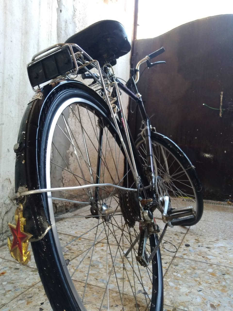 بايسكل للبيع نوعيه شيمانو c700 كامل مكمل مابي نقص بايسكل خفيف كلش رياضي السعر 110 وبي مجال العنوان بغداد الامين الثانيه رقم ***********
