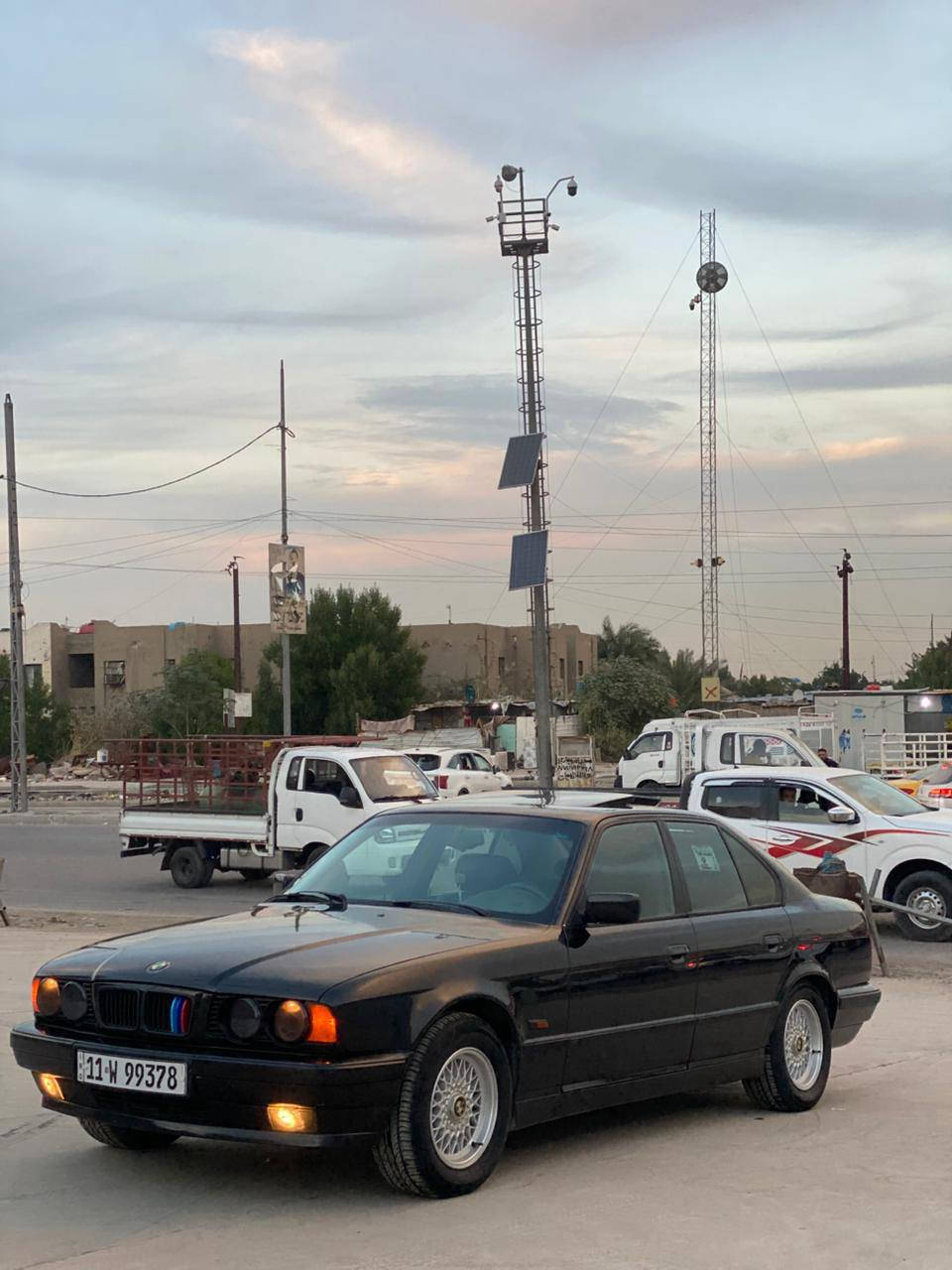 السلام عليكم بي ام ٥٢٥ وارد يابان موديل ١٩٩٢
اصل مسكر عدل كير مكينه مكفول 
صدر امامي خلفي تبريد تدفئه تمام 
فتحه كراسي كهرباء برده خلفيه بلاد 
اربع جام كهرباء + تحكم مري جانبيه
سياره كلشي بيها بلاد كهربائيات كلها
جاهزه بدون تجطيل او شي تجاري 
كلشي بيها بلاد مال جناي ومصروف 
عليها بنكه كهرباء مكينه حاويه اني 
شادها على أيدي ما شاء الله خرسه 
داخل مدوشم جديد شاشه دمام 
جاهزه السياره بسمي رقم بغداد 
بيع او مراوس حسب القناعه 
السعر ٨٨$ وبيها مجال وكلشي 
بسعره والجنايه يعرفون لأن مو
تلزيك مكاني بغداد الكرخ 
***********
