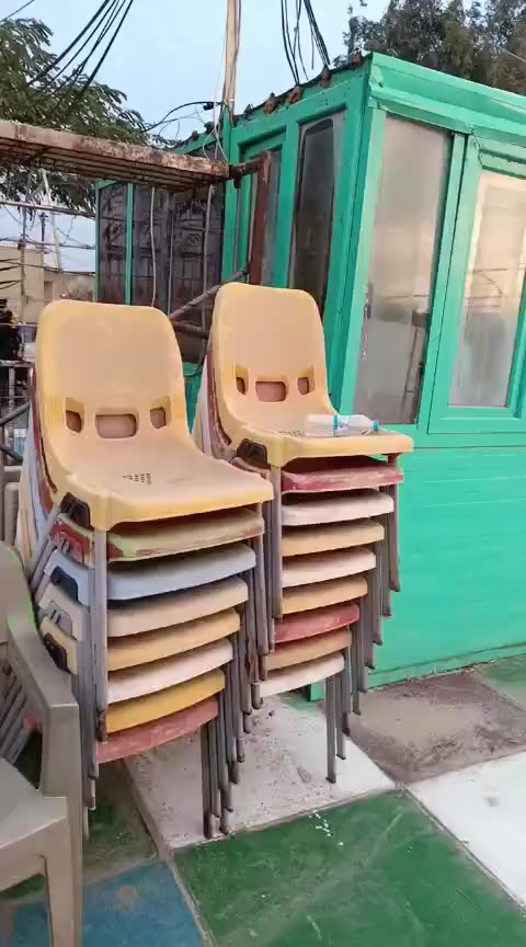 السلام عليكم
بيع شلعة مال كراسي وطاولات 
عددٍ الكراسي 31 كرسي منوع
وعدد الطاولات10 
كلهم مابيهن مشكله بس لونهن متغير من الشمس
سعر 350 الف كامل 
الطاولات كلهن بلاستك مقوى احسن شي بلسوك

رقم. ‭٠٧٨٧ ٧٠١ ٧٣٠٥‬
مكاني الكوت
