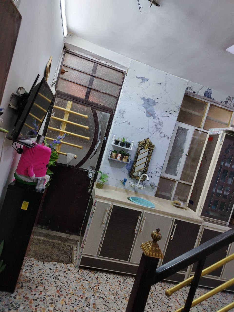 بيت للبيع المساحة ٦٠ متر  خلفي قاطين بالزراعيه قرب ابو هيثم سعره ٤٢ وبي مجال للاستفسار ***********
