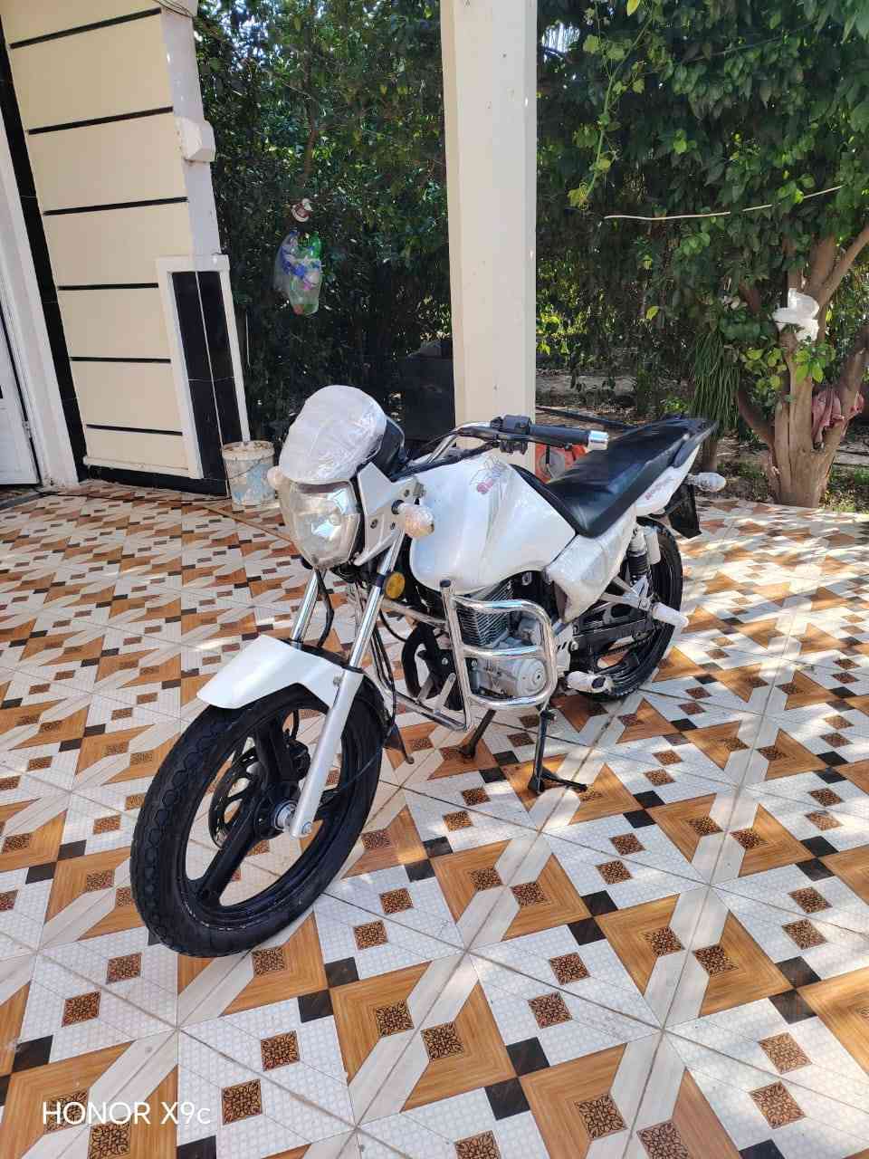 السلام عليكم للبيع سنكي شرط ابلادي  موديل 19مكينه 150مامفتوحه لاتنقيص ولاتبخير كهربائيات كله شغاله نكره سلف تايرات جدد مانقصه كلشي.. 725وبي مجال ***********
