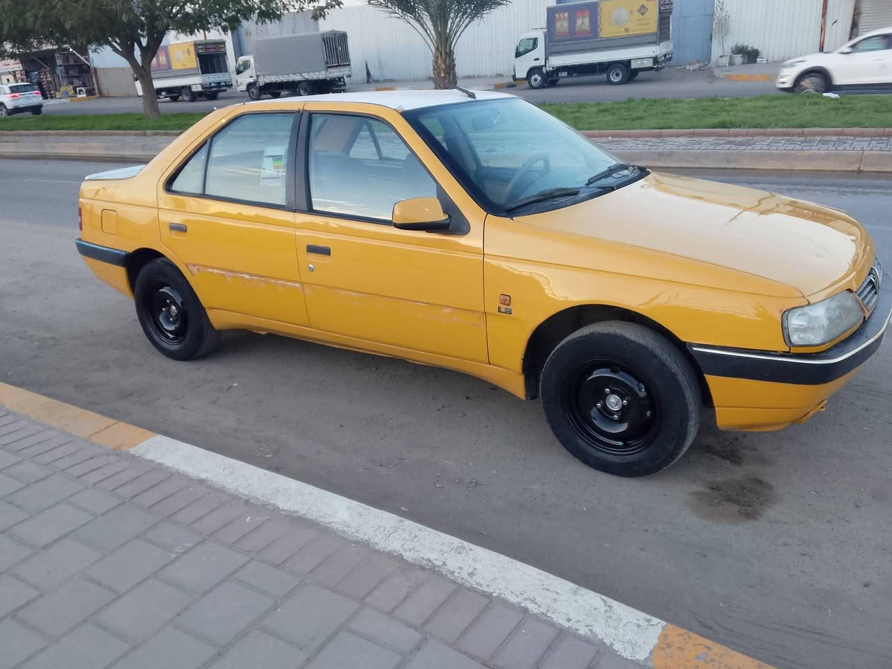 بيجو موديل 2016 مكفولة من الاضربه وتبديل بيها صبغ شويه بل بنيد وشويه بل داير الخلفي فقط مكينه وكير وتبريد صدر جدد تخم تاير جدد سنويه ورقام هيئة جدد مصفره كلها تحويل مباشر السعر 42 وبيها مجال مكاني بغداد ***********.         ***********
