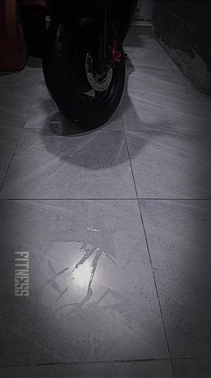 سلام عليكم عيني دراجه صاله شهر من طالعه  دراجه برغي ما مفتوح بيه دراجه كرتون ***********سعر خاص ارد بس وتساب مركز ناصريه
