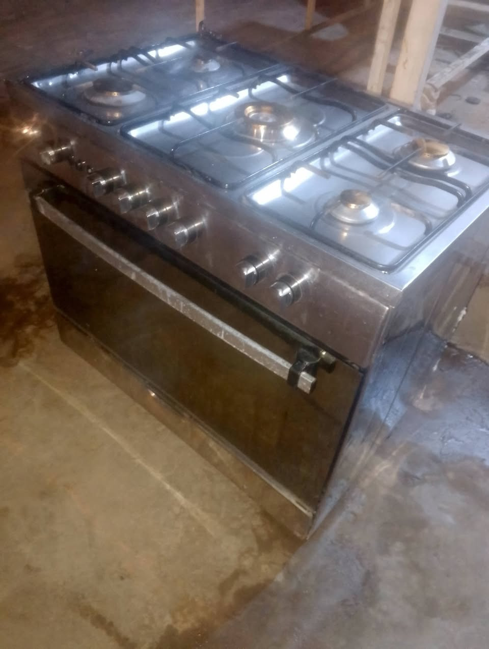 طباخ للبيع  افريش باب اول سعر 175
وبي مجال ***********
