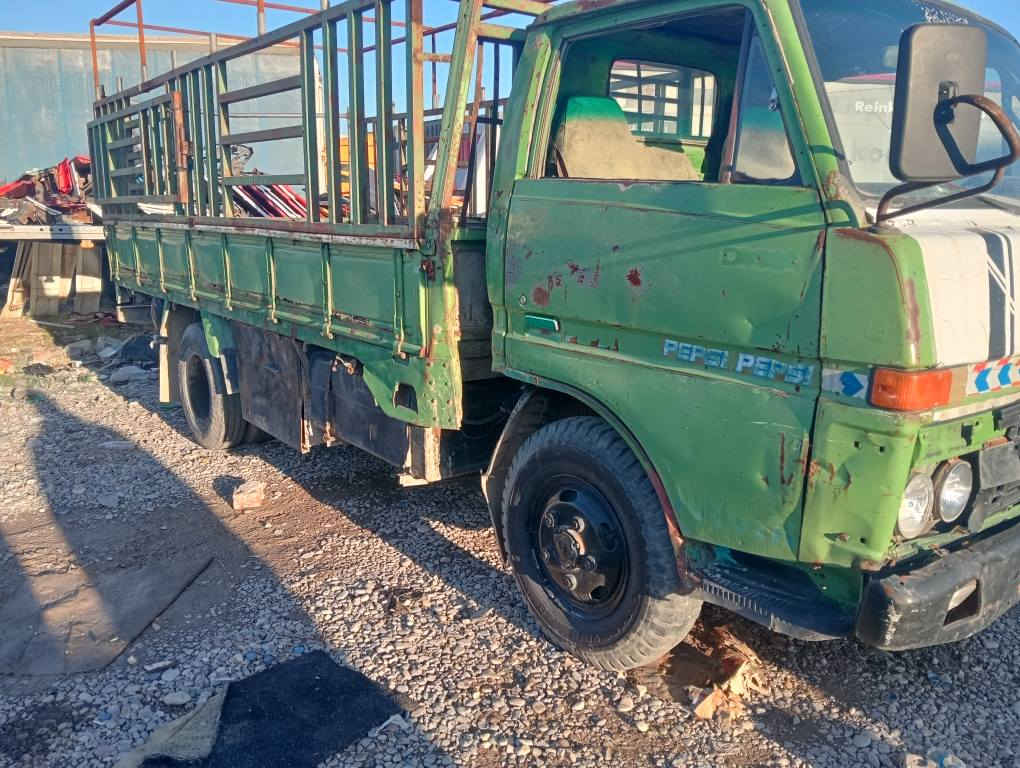 الربيع محرك ارنب 4 سلندر شرط جير محرك شرط تحويل او وكاله كولشي شرط مكان كلار 30 ورقه مجال 
***********
