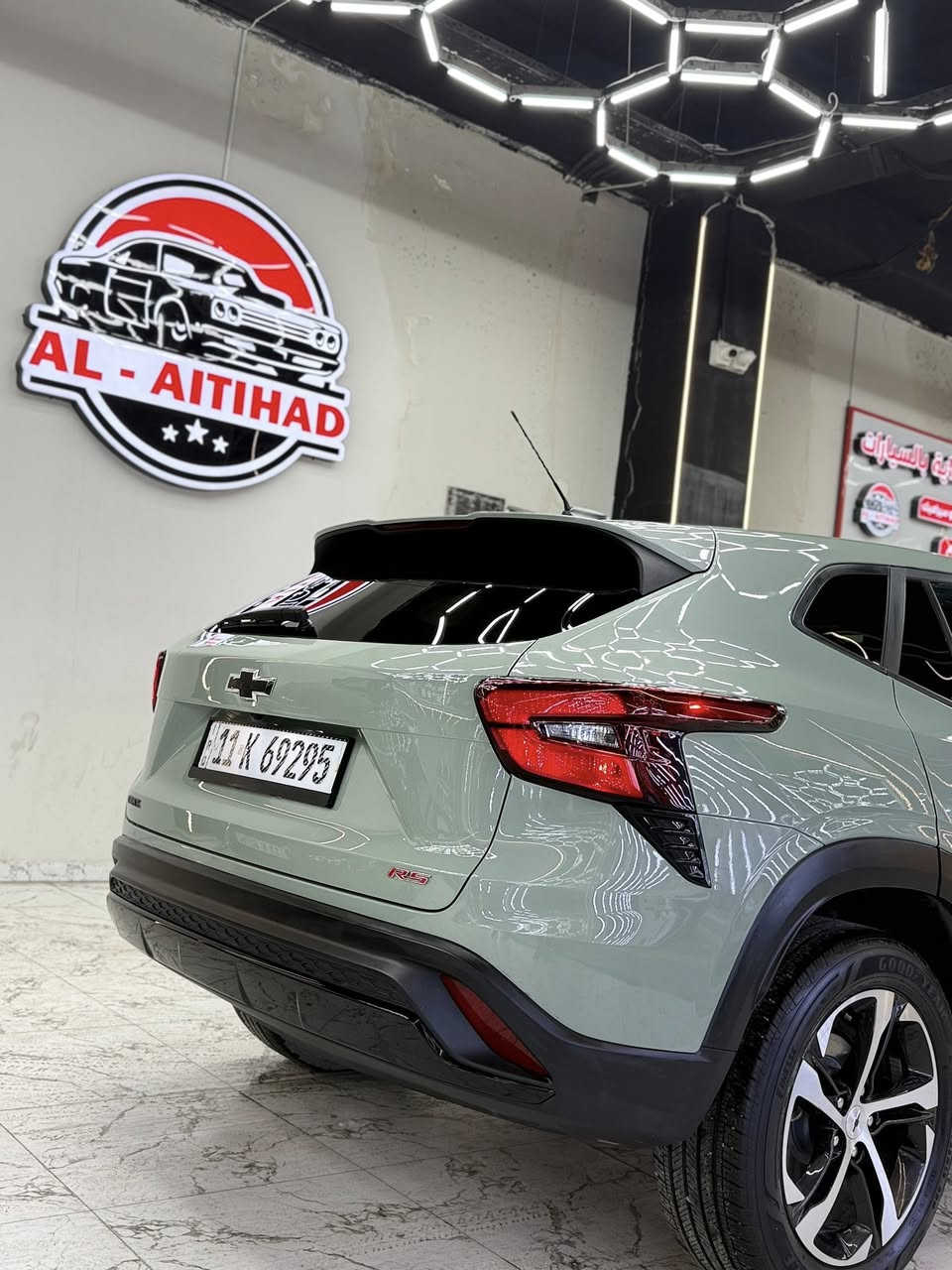 للبيع او مراوس باقل شوفرليت تراكس ٢٠٢٤  مواصفات RS1  صبغ بنيد فقط وبارد بالجاملغ مثل ما موضح بالصور ماشية ٢٨ قابل للزيادة 
المواصفات: 
رادار 
مثبت مسار 
مثبت سرعه
ستيرن D-shap رياضي 
تدفئة بالستيرن 
تدفئة كشنات
تشغيل عن بعد 
اوتو ستوب تحكم يعني تلغي وتشغله ميحتاج تحوير او برمجة
جام اربعة اوتو 
كاربلي واندرويد اوتو وايرليس 
منافذ تايب سي ويو اس بي 
لايت ليد اوتو 
لدات. نهارية 
كير At 6 نمر 
محرك ١.٢ تيربو المرغوب نشط جداً والجناية يعرفوا شنو 
السياره لون مميز والنظافة مثل ما تشوفون
السعر ١٥٤ 
رقم بغداد باسمي هزه ٢٥  كلشي جاهز تحويل ثاني يوم
مكانها بغداد واسف ع الاطاله 
***********
