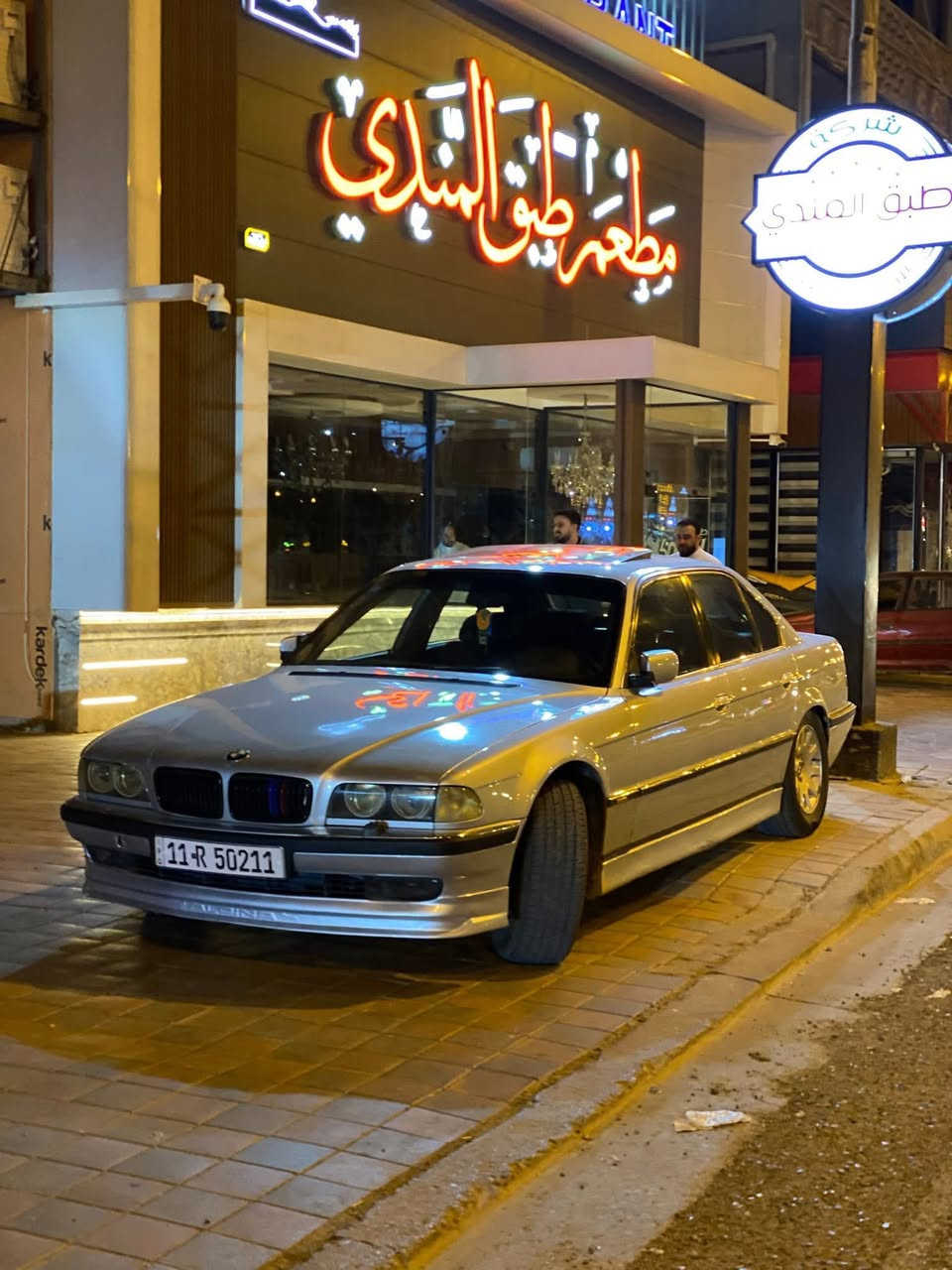 سلام عليكم 
BMW e38 728 1998
سيارة فول مواصفات 
مصبوغة عام بدون حادث 
بدون نواقص 
تبريد ثلج 
مكاني بغداد 
السعر ٨٩ ورقة
رقم بغداد 
سنوية بسمي تحويل ثاني يوم
للاستفسار 
***********

