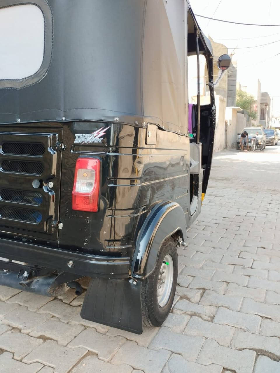 سلام عليكم تكتك موديل 2020 شهر ال11
تكتك رقم وسنويه رقم انكليزي تحويل ثاني يوم تخم تاير جديد دوشمه وسفريات جديد
لا ضربه لا صبغ لا معجون بيها لغد موضح بل صور المكان بياع الشهداء
للستفسار ***********
