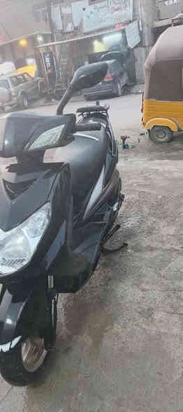 سلام عليكم دراجه سكنس للبيع الدراجه حلوه ونضيفه نقصهه فقط كلج خلفي تعبان تبدله الدرجه خير من الله السعر 950 وبيهه مجال حك الجيه الرقم *********** المو شراي لا يخابرني ويتعبني
