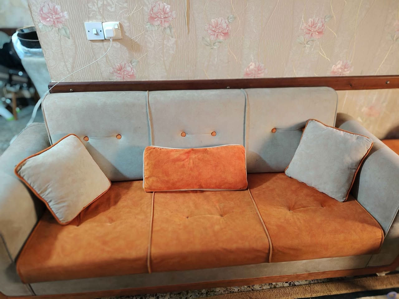 سعر 800 قنفات 8 مقاعد وشازلون جبيرة
نظيف جداََ مابيه اضرار بغداد, العراق


**إذا كنت صاحب هذا الإعلان وتريد حذفه لأي سبب، رجاءا أرسل رسالة إلى الدعم الفني**