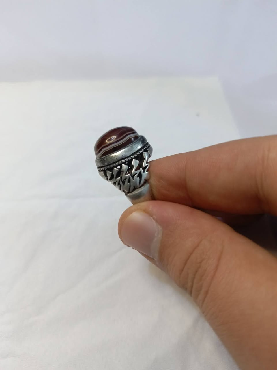 جزع يماني صحيح صياغه ثقيله ختم صايغ موجود
سعره 125قفل معه التوصيل


**إذا كنت صاحب هذا الإعلان وتريد حذفه لأي سبب، رجاءا أرسل رسالة إلى الدعم الفني**