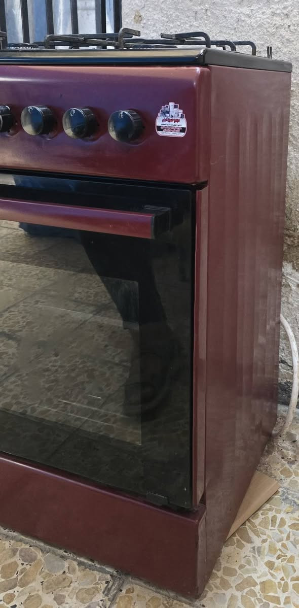 من رخصه الأدمن طباخ تركي أربع مشاعل نضيف اخو الجديد شرط الفحص سعره ٩٠الف الشراي يتصل *********** ٠٧٨
