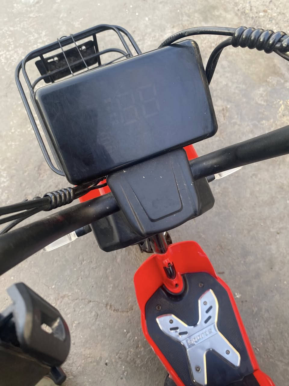 سلاموعةليك دراجةشحن للبيع موديل2025فول فول سعر 300الف عنوان كةركوك     رقم تلفون ***********.   تعال خاس
