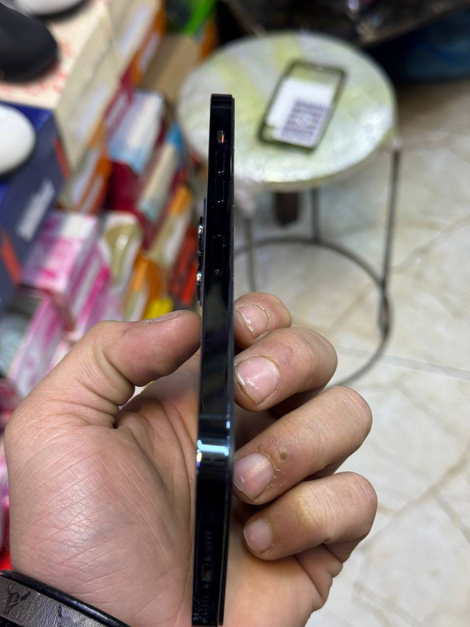 سلام عليكم ل بيع ايفون 12 برو ماكس ذاكره 256 لون نيلي بطاريه 64 بلاديه بدون صرف نزلت بل تحديث كامرات اتصال كله شغال مستبدل شاشه وبيه فطور بسيطه ما مأثر يتبدل كلاس السعر. 350 وبي مجال او مراوس ب اكس ماكس وينطي فرق العنوان الفلوجه الرقم ***********
