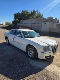 كرايسلر 300 • ٢٠١٠ • ميسان