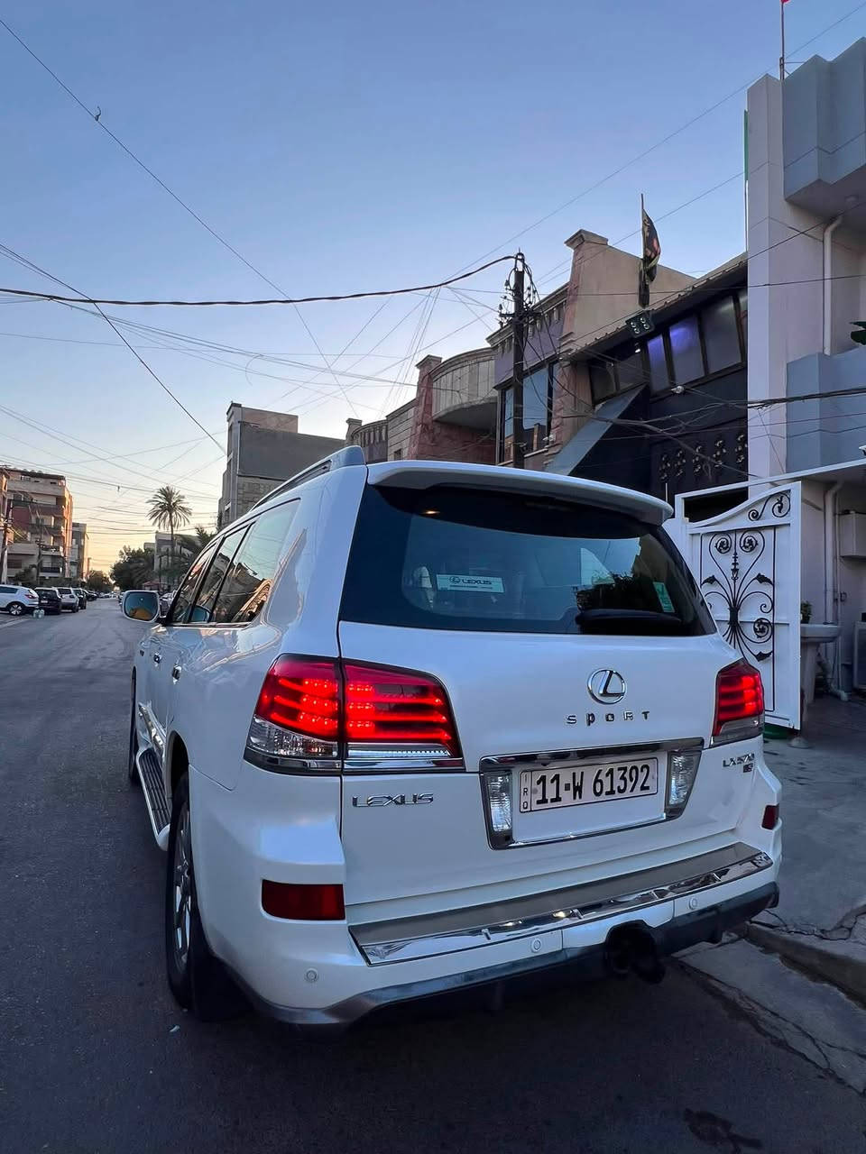 سلام عليكم ليكزز 2011 بريم  LX 5700 S فول السياره كامله بدون نقص ماشيه 148 الف تخم تاير باتري جديد كير مكينه تبديد ثلج رقم بغداد بسمي فول فول السياره بصمه فتحه كشنات جلد قرميدي كهرباء تدفئه تبريد سقف ديفدي شاشه ثنين مري شفط خمس كامرات جنطه كهرباء رادار امامي لد امامي خلفي تبريد بيانو تحكم امامي خلفي نضام تعليق جكات السياره مكفوله من الصبغ والضربه عدا بارد بسيط السعر 325$ وبيه مجال بسيط مكان السياره المنصور 

‭***********‬
