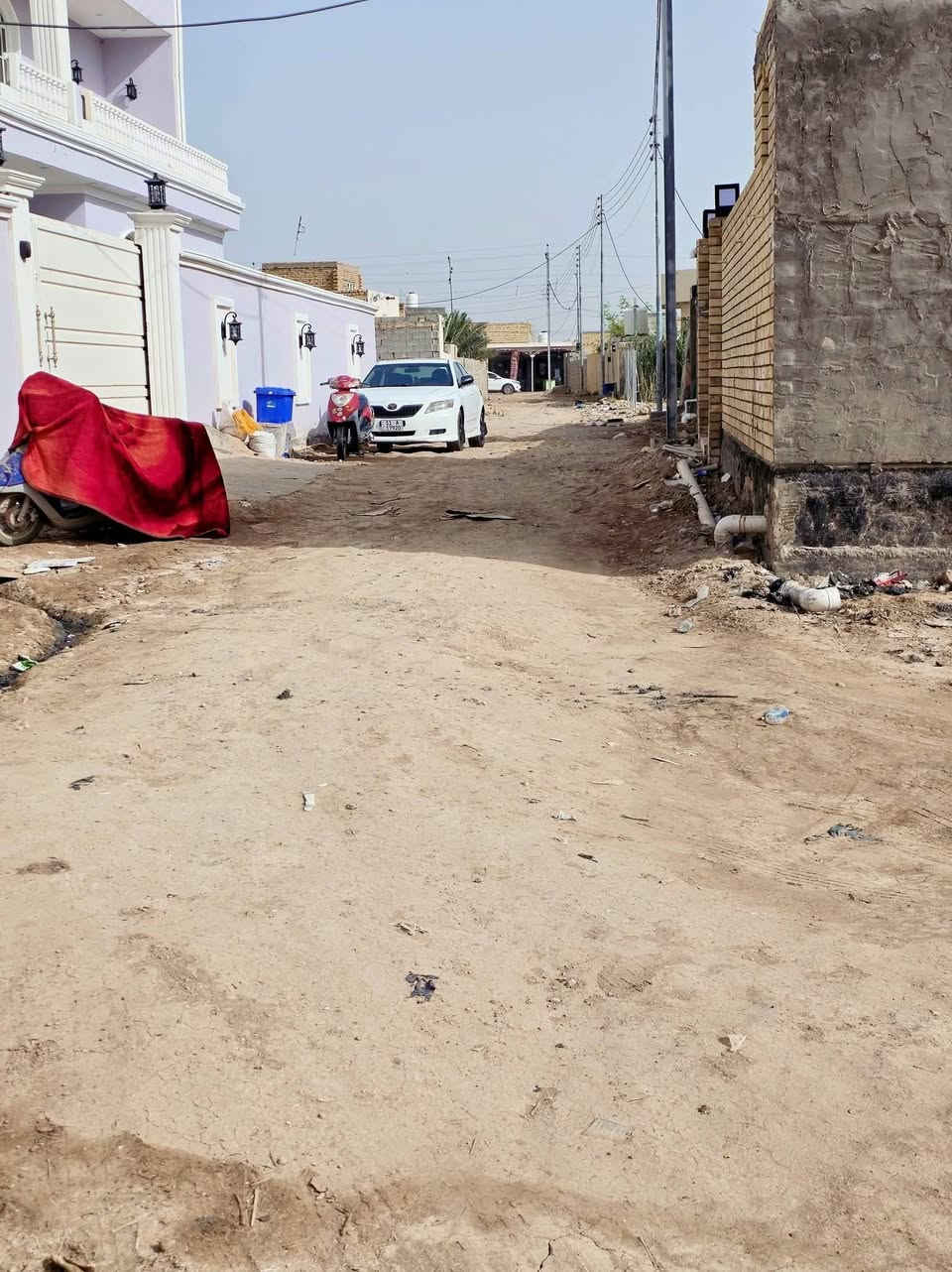 توجد قطع ارض في حي السلام 
مواقع مختلفه #جميع_الخدمات_متوفره
مكان راقي جدا ونحو الأفضل 
يوجد نقد واقصاد 
ويوجد مقاول بناء تسليم مفتاح 🔑 بالقصد 
*********** واتساب
