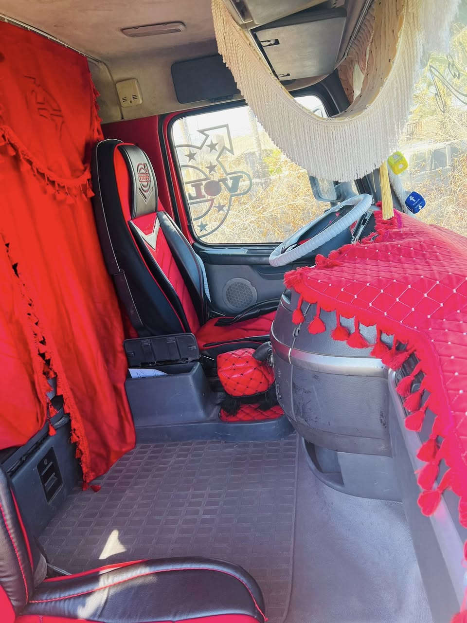 لسلام عليكم بيع فالفو سكس 
فول مواصفات كير اوتماتيك عرجه 
مجموعه جي ئف موديل 2003 
ارقام هزه جديد رقم انكليزي كركوك 
ترهم بيع او مراوس براس تريله سكت او تك حصرأ يكون نساف
السعر 375 وبيها مجال
رقم الهاتف ***********!
غير متواجد ع فيس
