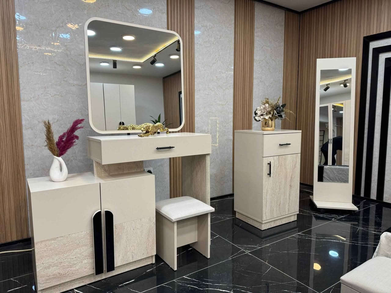 *موديل بغداد المودرن*
*10 قطع كنتور ملحق 3 متر*
* ضهر بلوك*
*برغي وچوي حديد*
*سرير  مخزن*
*شغل درجه اولى*

السعر 1250.000
#غرف_نوم_تركي
نقل وشد لكافه المحافظات وبأسعار مناسبة بغداد, العراق


**إذا كنت صاحب هذا الإعلان وتريد حذفه لأي سبب، رجاءا أرسل رسالة إلى الدعم الفني**