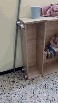 ميوزه  رفوف مال سواق خشب صاج الرتفاع اتلاثه ونص متر وعرض متر ونص الستف...