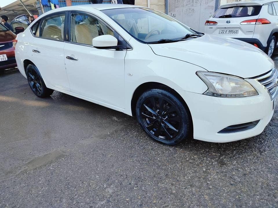 نیسان سێنترا مۆدێل ۲۰۱٥ خەلیجی دو پارچە سبوغی هەیە مەکینە بە شەرتە گێری کەمەک هاڤی هەیە نرخی ۹٤ وەرەقەو مەجال 
*********** أربيل, العراق
