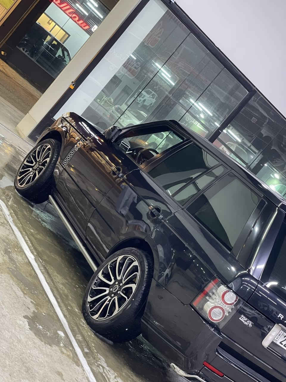 السلام عليكم ورحمة الله وبركاته…!للــبيع .!رانــج روفـر .!ب175 ورقه وبيهاا مجال قليل….كــفاله كـفاله ..؟الاتصال ع رقم ***********
