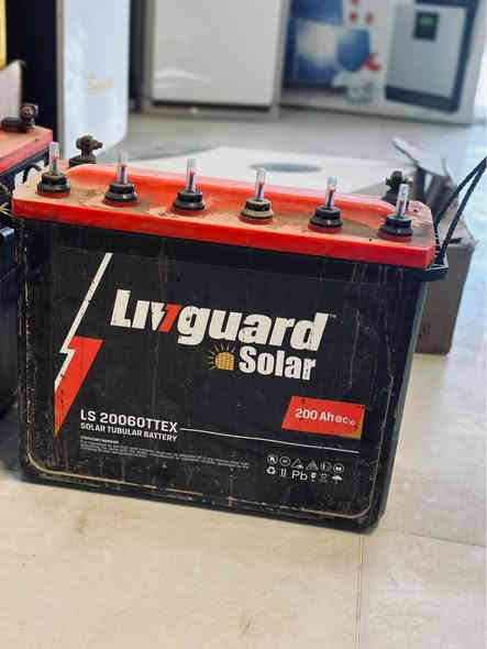 بطاريه 200أمبير مستخدم شهرين فقط وبعدهن داخل الضمان 
السعر 125الف للبطاريه الوحده 
للأستفسار *********** كركوك
