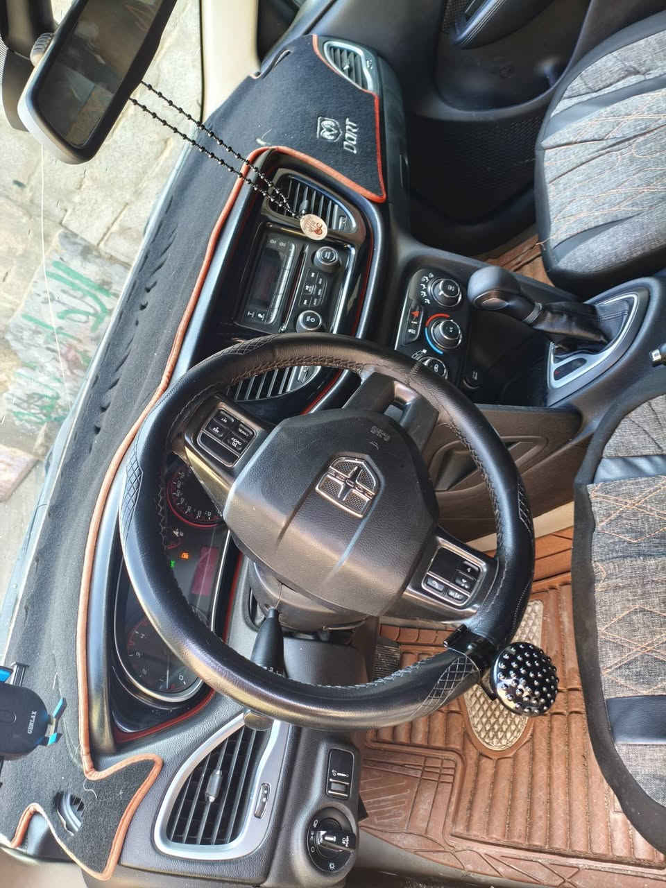 السلام عليكم سياره دوج دارت 2016مواصفات سياره محرك 2000تبريد شغال ثلج محرك وكير مكفول حدايه مبدله من طول لطول سياره باسمي رقم دولي سنويه 2030سياره حلوه وجديده حادثه بأمريكا كما موضح بصوره سياره بيه طخه بل مدكر الخلفي خفيفه والسعر70وبي مجال قليل واي ستفسار ***********البصره كرمة علي ابو صخير
