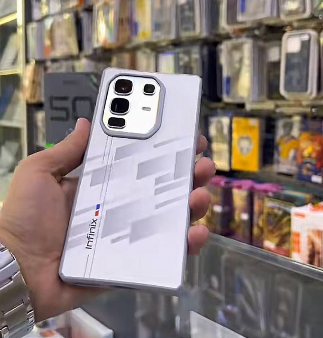 سلام عليكم
انفنكس نوت 50 برو بلس 5g 
ذاكره 256
البطاريه 5200 
فريم ببجي 120 
مستخدم قليل 
ملحقاته كامله السعر 330 وبي مجال جدا بسيط.


**إذا كنت صاحب هذا الإعلان وتريد حذفه لأي سبب، رجاءا أرسل رسالة إلى الدعم الفني**