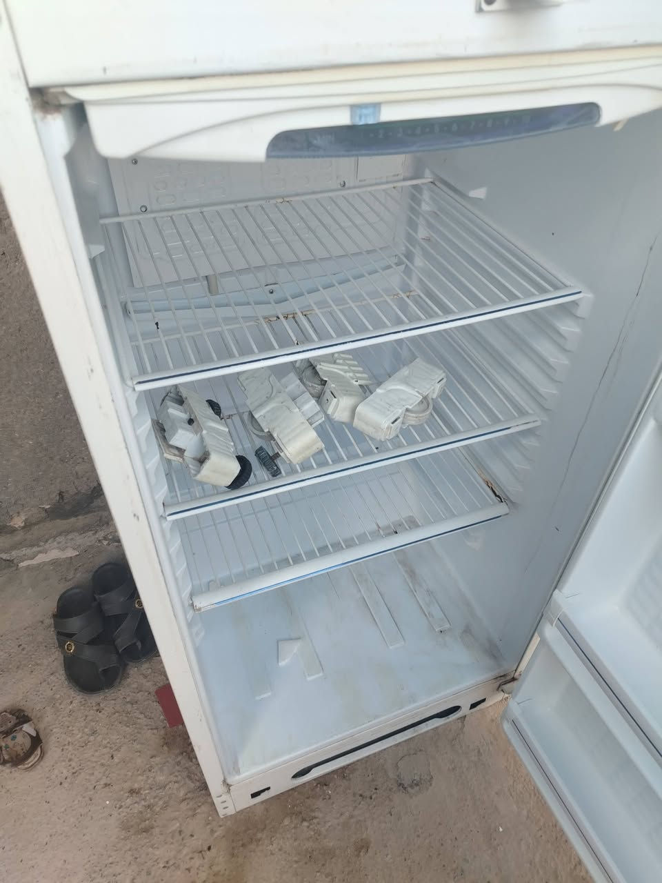 ثلاجه للبيع شغاله شرط الفحص موطورو جديد
مكانها الرمانه
*********** للتواصل
