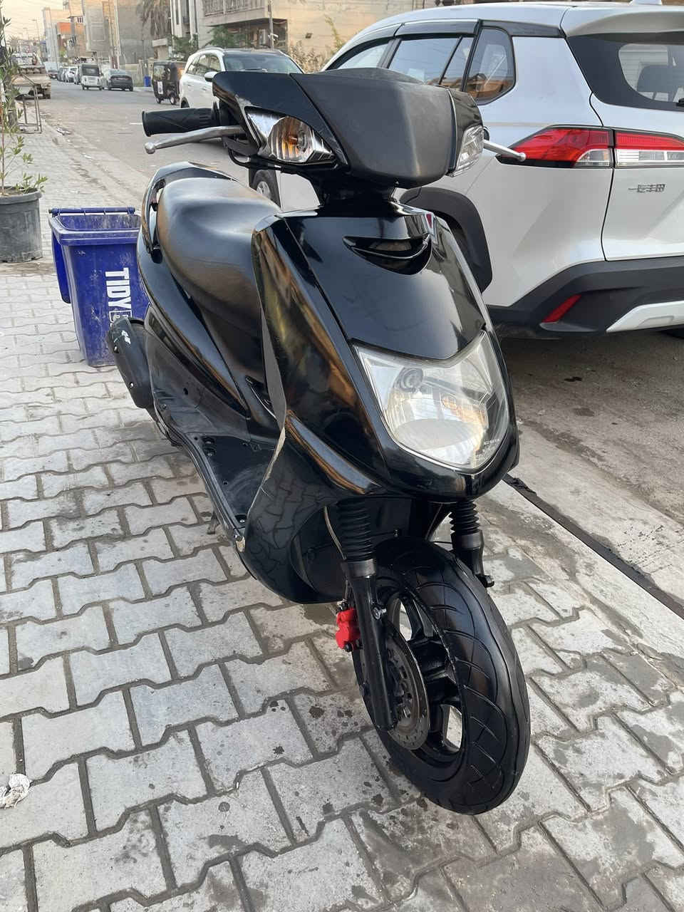 السلام عليكم سكنس كوري نثيه 140 الدراجه رمبه صار شهرين من اخذتها الدراجه نضيفه المحرك مكفول اي نقص مابيها دهن كله موتل اصلي الجاملغ موجود اني فتحته السعر 900 بيها مجال قليل 
رقم ***********
