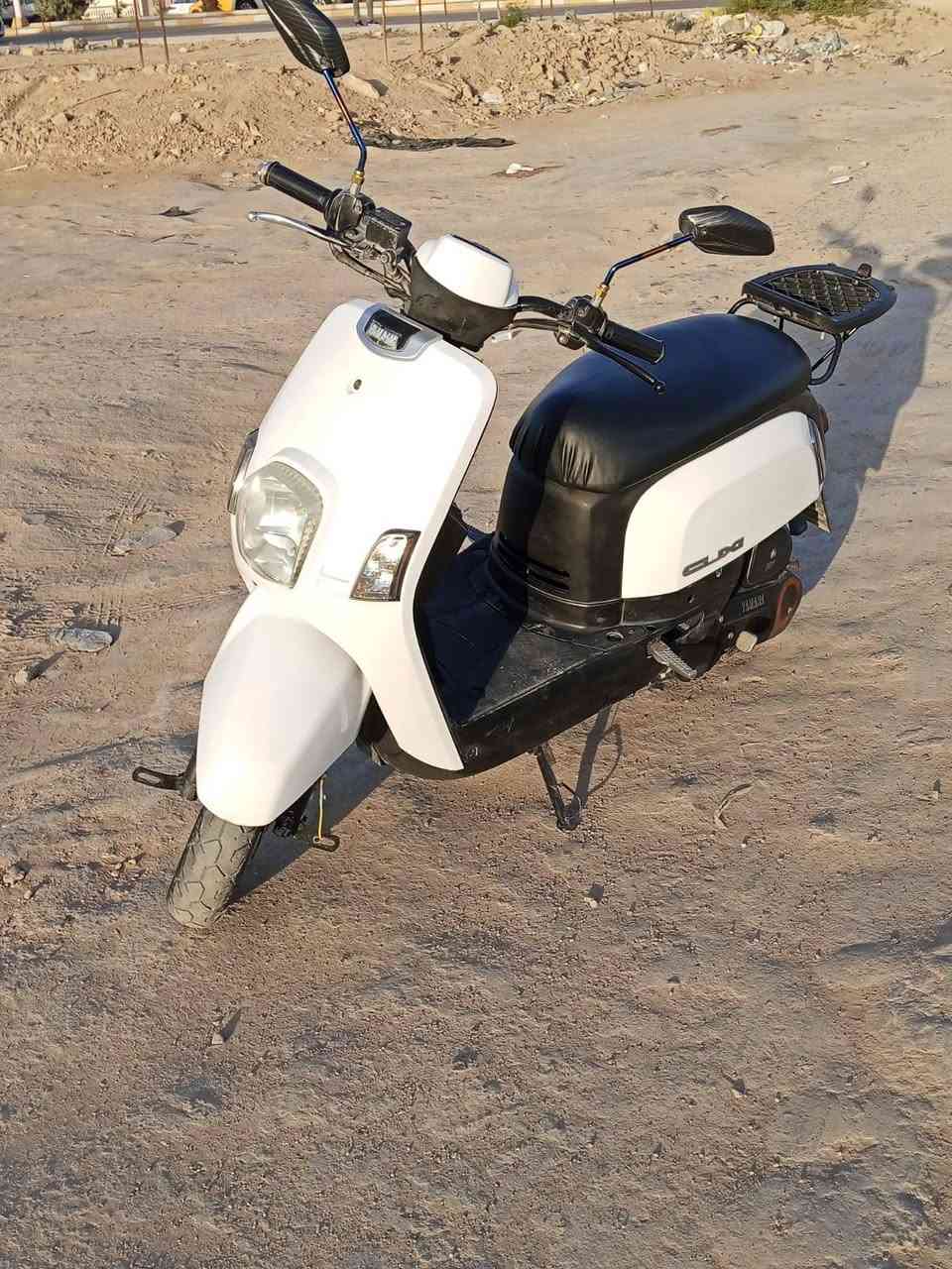 سلام عليكم دراجه للبيع او مراوس بماكس عدله دراجه نضيفه ما ناقصه شي مكينه ما مفتوحه شرط الفحص كهربائيات شغاله من طول لطول كفراته هاي تجاريه والاصليه سوده مختمات موجوده دراجه شغل واطلع وين ماتريد سعر650 وبيه مجال بسيط للاستفسار رقم واتساب فقط *********** المكان ناصريه مركز
