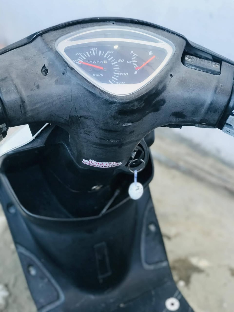 دراجه ماكس عدله نكر سلف من تاخذه تدعيلي تخبل ونضيفه تعال وفحص بعينك السعر 550وبهه مجال حك الجيه هاذه رقمي وتساب
 0786 464 3588
