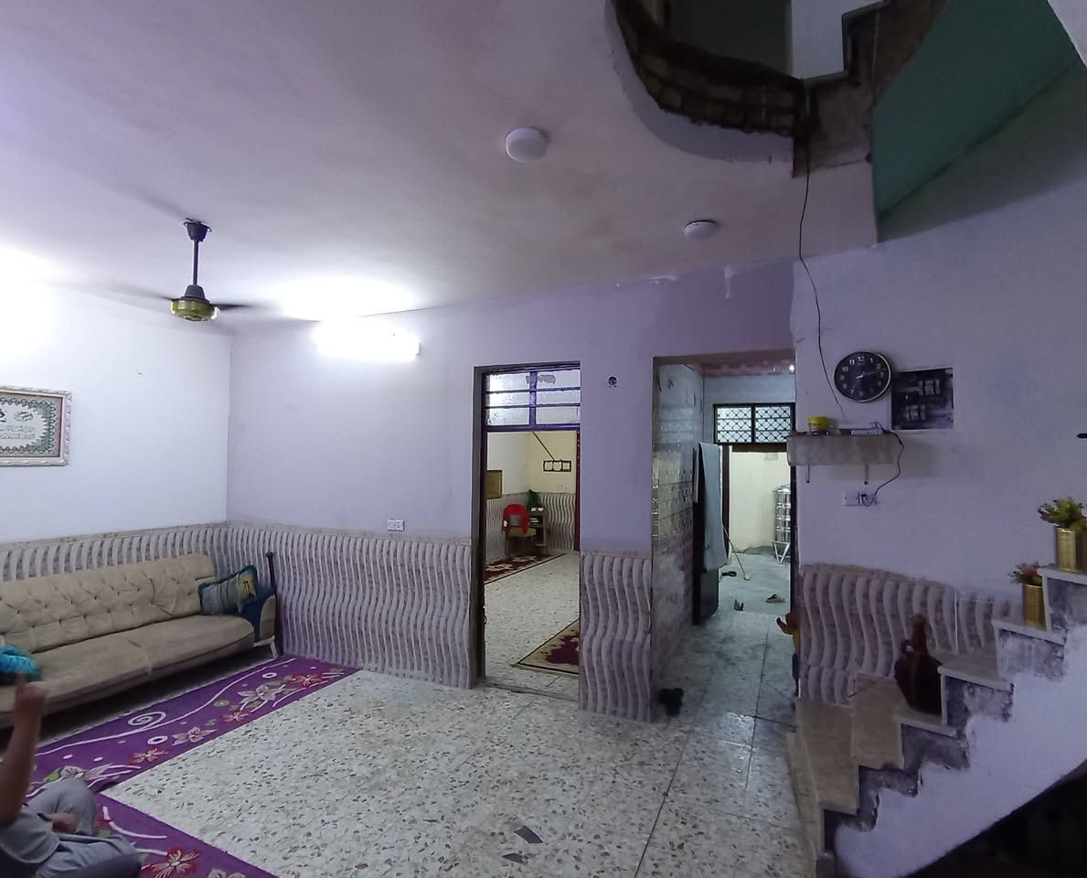 سلام عليكم
بيت ٢٠٠ متر طابقين وبيتونه واجهة ١٠ متر والنزال ٢٠ متر بيت كامل ٦ غرف نوم ٣ حمامات كاشي سراميك بياض صحيات كامل البيت بحي طارق القديم وره السيطره الثانيه قريب على التبليط بيت عقد زراعي
السعر ٦٨ وبي مجال
***********
