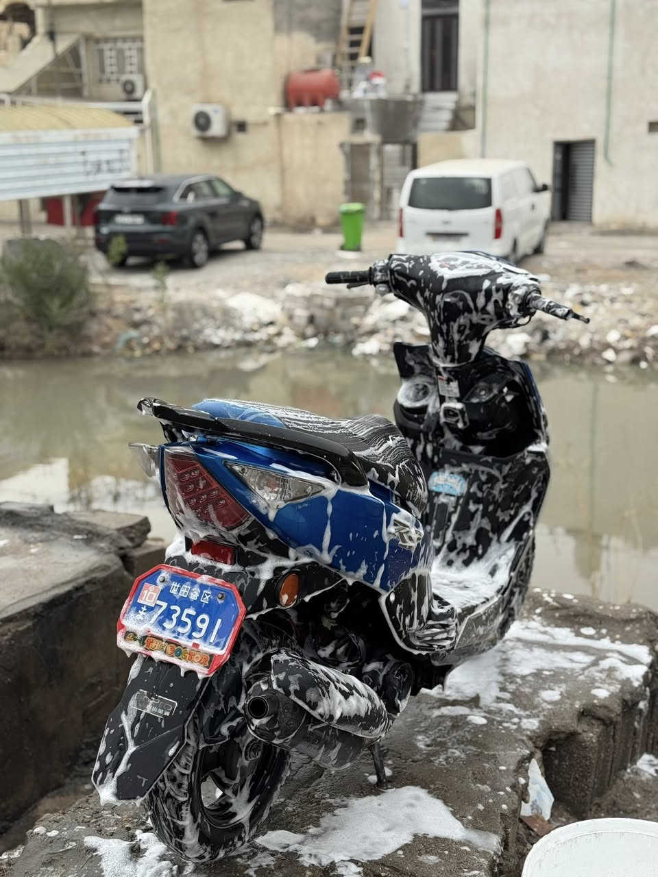 السلام عليكم دراجة ماكس مضلع حديث دراجة رمبة فول نظافة بيها كسر بسيط بالكفر دراجة كفالة عامة رايدها مراوس بسكنس جبلي مامفتوح مكاني بصرة معقل ***********
