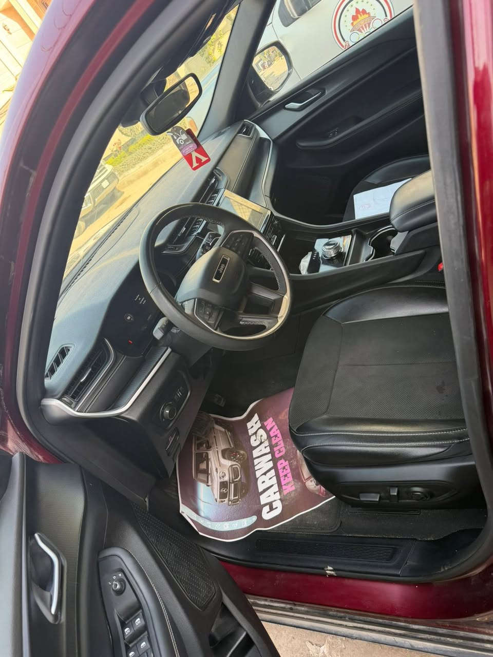 جيب كراند شيروكي بلاك ادشن .
الموديل :2023 . (امريكي )  
المحرك : 293hp . V6. 3.6L . 
 رقم بغداد بأسمي تحويل مباشر  
ماشية :63الف mi وقابل للزيادة 
مكان السيارة بغداد 
السيارة  بدون ايرباك  
المواصفات :
* 5 راكب .
* دفع رباعي 4x4 . 
* رادار امامي خلفي مع مانع تصادم . 
* تحذير الخروج عن المسار . 
* تحذير النقطة عمياء  .
* نظام تحذير عند التقاطعات. 
* شاحن موبايل وايرلس. 
* ويل قياس 20 انج .. 
* لوحة القيادة بقياس 12 أنچ. 
* كير شفتر بالستيرن . 
* كاميرا خلفية. 
*شاشة كبيرة 10.1 أنج
* المصابيح الأمامية زنون .
* كشافات الضباب زنون . 
* دخول ذكي. 
* تشغيل عن بعد .
* الصندوق الخلفيي كهربائي .
* فرش المقصورة الداخلية من الجلد 
* مقعد السائق كهربائي .
* المقاعد الأمامية تدفئة .
* حساسات خلفية . 
* مكيف خلفي . 
* تدفئة مقود القيادة . 
* مانع تصادم خلفي .
* بلوتوث تلفون . 
* محدد سرعة . 
* نظام التشغيل والإطفاء الاوتوماتيكي .
 31000$السعر :    
 *********** الاتصال :
