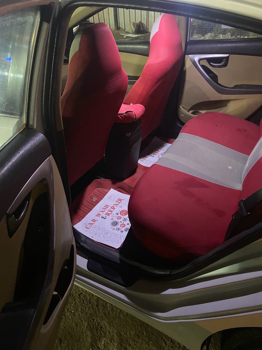 الانترا موديل 2012 خليجي
محرك 1800
مكفول من تبديل وضربة اي نقص ما بيهة 
مكاني بغداد الزعفرانية 