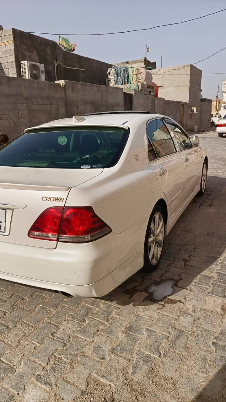 السلام عليكم شاهينه 2004 قرار 48 رقم بصره الل  سياره تحويره نجف من فوق ومن جوه بشرط  تحويل مباشر السياره ست بصمات ترحيب مشط لكزس يسرا بلاد فلنجات اماميه مال شاصي 84 محاوره سياره شاص 82 بردات خلفيه حداديه 100% استوني مسويها تخم تاير ويلكم كروم تبريد ثلج بشرط كشنات حضن علما ان السياره بها قصه قماره فقط والباقي كفاله السعر 127 وبيها مجال عنواني بصره***********
