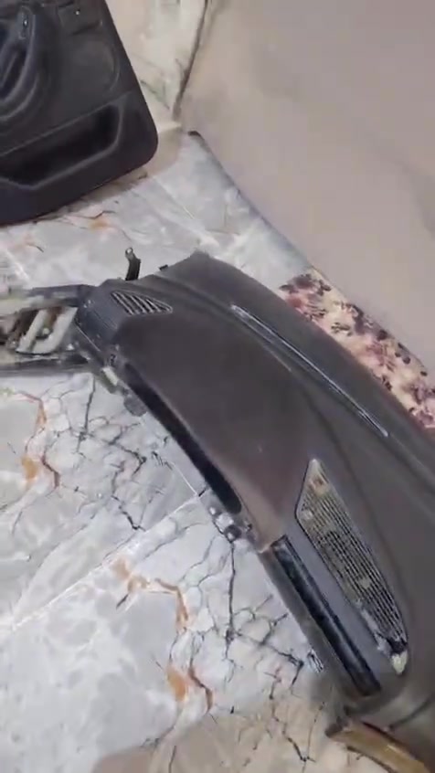 سلام عليكم غرفه خفاش 95 الغرفه نضيفه وحلوه جنت مخليها بصطح دعاميه خلفي ومامي ودشبول خلفي بيتي ثاني مامصورهن شكو شي بل منشور كله البيع سعرهن 5 اوراق وبيهن مجال ***********
