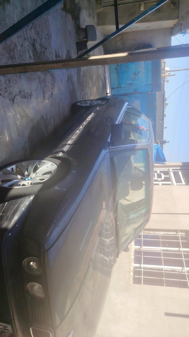 السلام عليكم 525 بيام مديل 88 للبيع مستعجل عليهه تخم تاير تخم ويل 18 سدر امامي جديد كير مكينه وضفيره ما حاويه عربانه الخلفيه نص عمر سعر 30ورقه ***********
